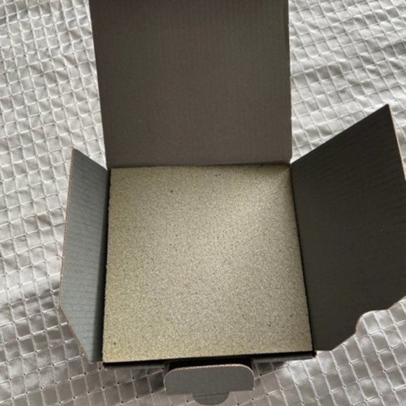 WATERFORD NEW GLASS CLOCK IN BOX - Picture 5 of 7